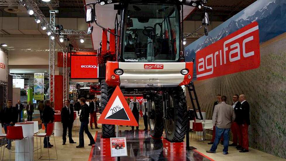 Op de Agritechnica staan ook veel producenten van spuitmachines, zoals Agrifac.