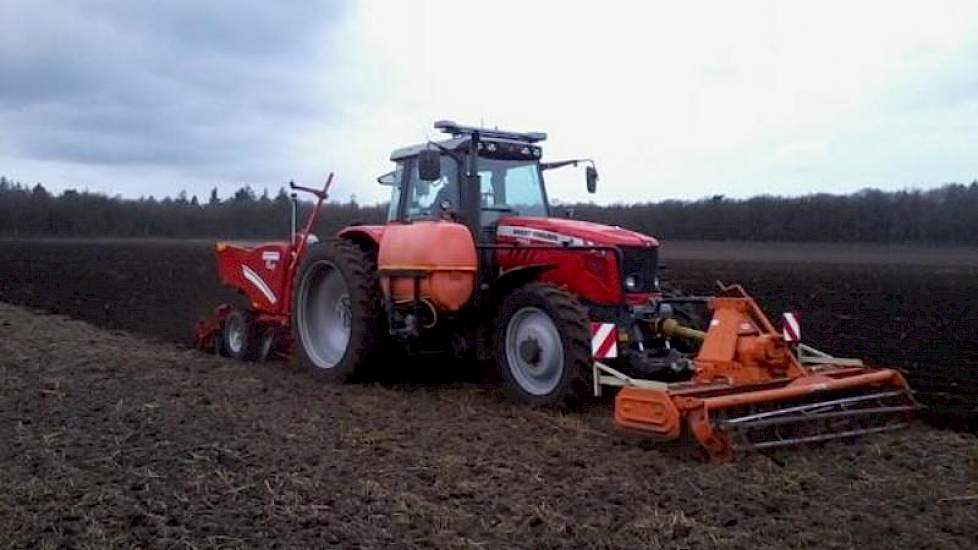 Jan Reinier de Jong uit Odoorn heeft zijn eerste zetmeelaardappelen gepoot. “Op naar 15 ton zetmeel per hectare.”