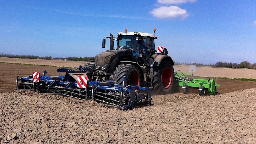 Aardappelruggen frezen met AVR Ge-Force 8 rijer Trekkerweb
