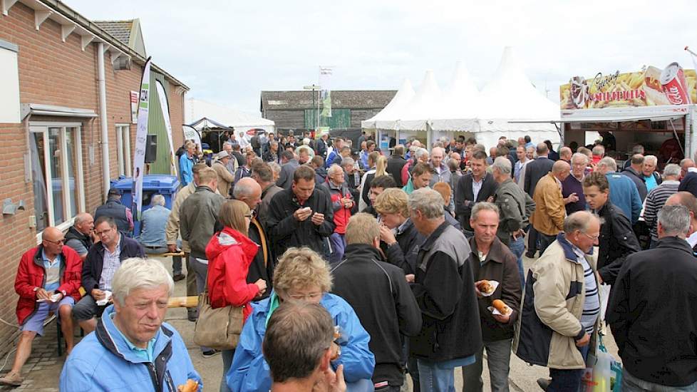 Net als ieder jaar zijn er ook dit jaar weer circa 2.500 bezoekers naar de open dag van de Rusthoeve en CZAV gekomen.