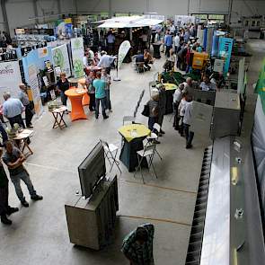 De informatiemarkt vond plaats in de in 2014 gerealiseerde bedrijfshal. Diverse nationale en internationale bedrijven presenteerden daar hun producten en diensten.