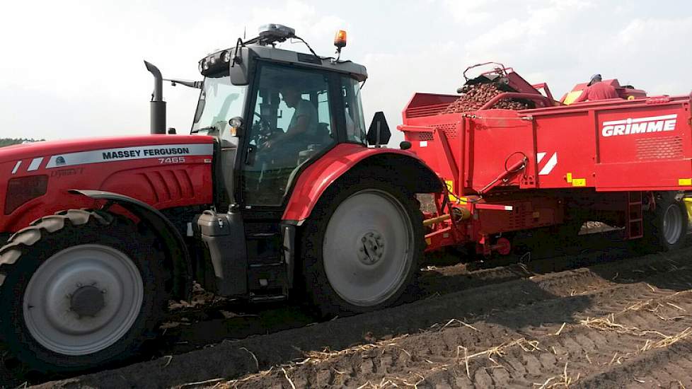 Toch is De Jong niet ontevreden. Hij schat de opbrengst rond de 35 ton. En dat is gezien het seizoen niet slecht, zegt hij. ‘En Kondor is geen topper qua opbrengst.’
