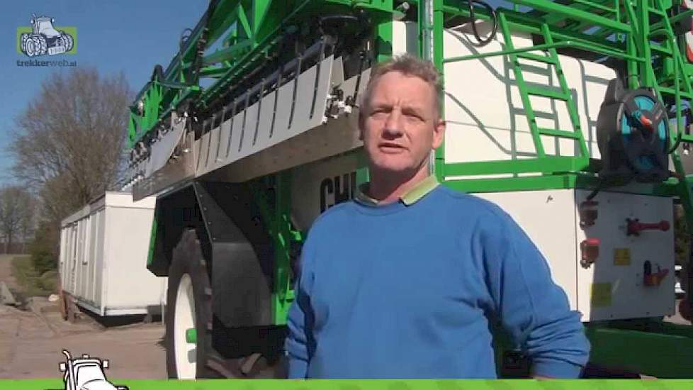 Wingssprayer op CHD-veldspuit van Veninga Hijken Bloembollen bv