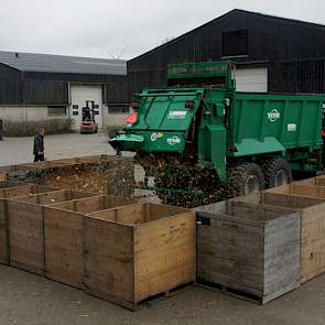 De mix werd in een geïmproviseerde sleufsilo geleegd.