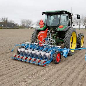 Huizing moest 7,5 hectare bieten en 9,5 hectare uien laten overzaaien.