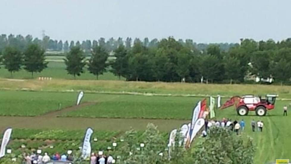 Agrifac verzorgde de aanwezigheid van een moderne spuitmachine bij de open dag.