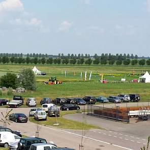 Mol Agrocom beschikt over 7,5 hectare proefvelden naast het bedrijfspand in Oude Tonge.