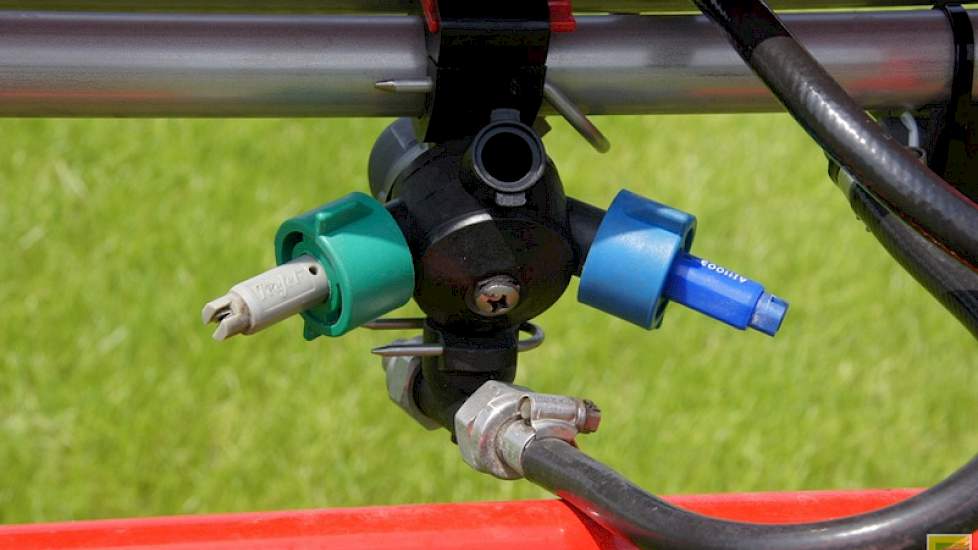 Juiste druk, juiste doppenkeuze en de techniek in de spuit bepalen in hoge mate de dekking van het middel op het gewas.