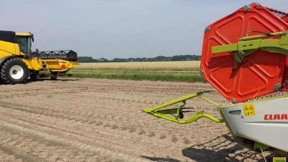 En ook bij Novifarm in de Hoeksche Waard zijn de combines weer los.