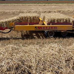 Fotoserie: Foto's: Stro persen laden met 15 pakken tegelijk Akkerwijzer.nl - Nieuws en kennis voor de