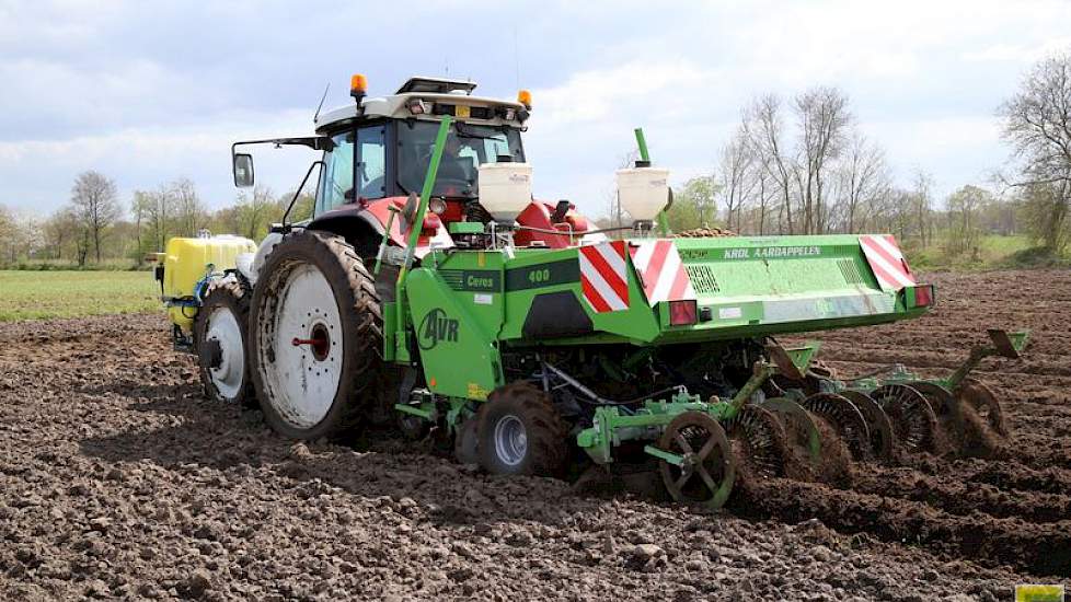 Voor het pootwerk gebruikt Krol een AVR pootmachine, die nu voor het tweede jaar meedraait.