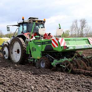 Voor het pootwerk gebruikt Krol een AVR pootmachine, die nu voor het tweede jaar meedraait.
