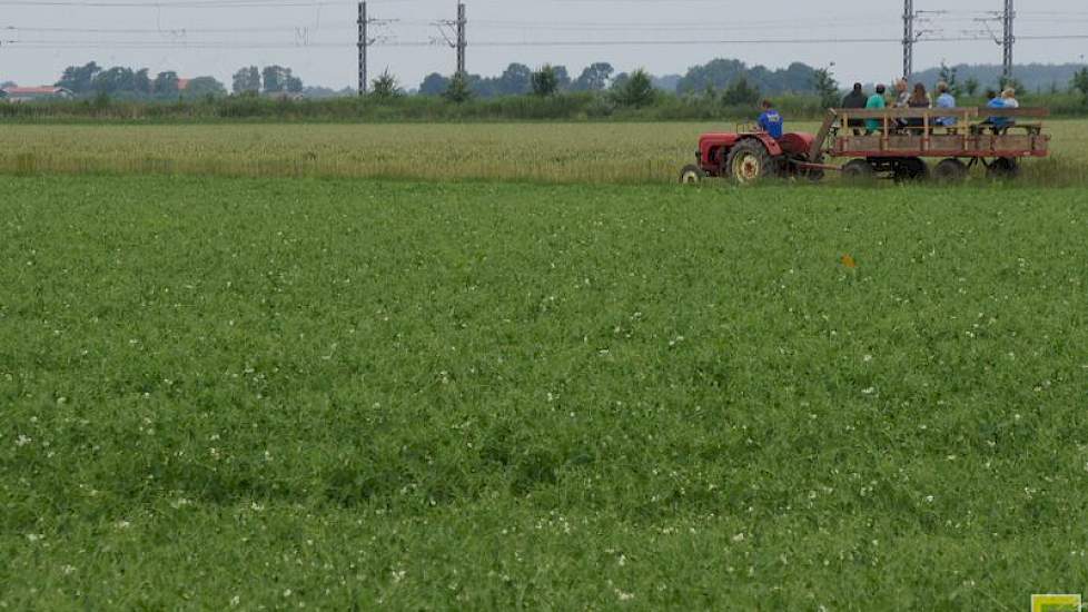 Het ritje trekt gezinnen en vakgenoten naar de boerderij.