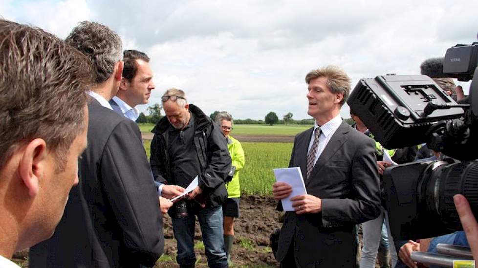 De dertien Midden- en Noord-Limburgse gemeenten roepen in een gezamenlijk brief aan de staatssecretaris op de Wet tegemoetkoming van schade bij rampen en zware ongevallen (WTS) voor het getroffen Brabantse en Limburgse gebied in werking te zetten. Wethoud