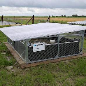 De Heliosec van Syngenta werkt op verdamping door zonnestraling. Het is één van de twee systemen die Kollumerwaard heeft om resten van middelen af te breken.