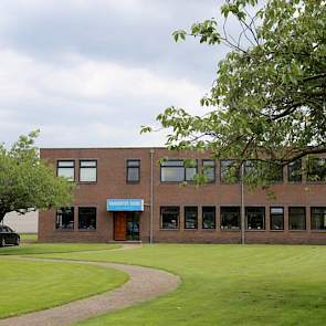 Het bedrijf in Scheemda heeft met name ervaring in kruisbloemige groenbemesters. Over de hele wereld zet Vandinter Semo 6.000 ton zaden af, in tientallen landen. Volgens Bert-Jan van Dinter groeit de interesse nu ook sterk in de VS.