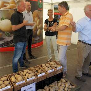 Handelshuizen, hier Danespo, showden hun rassenpakket.