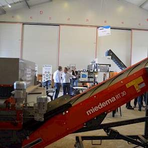 Nieuw op de Aardappeldemodag is het Holland Process Paviljoen: een complete verpakkingslijn die aardappelen wast, sorteert, weegt en verpakt. Deze lijn was opgesteld in een naastgelegen akkerbouwbedrijf.