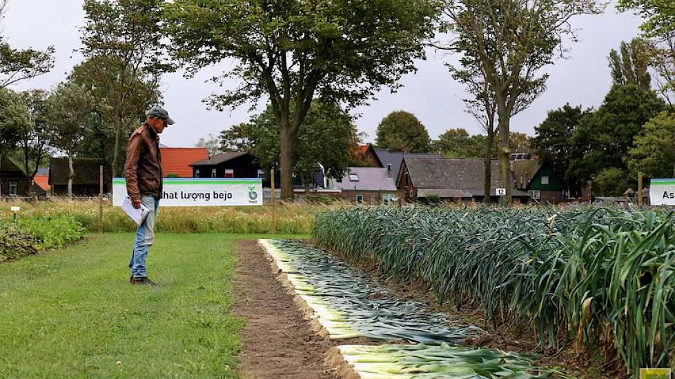 Bezoekers keken zelf rond of kregen uitleg van de medewerkers van Bejo.
