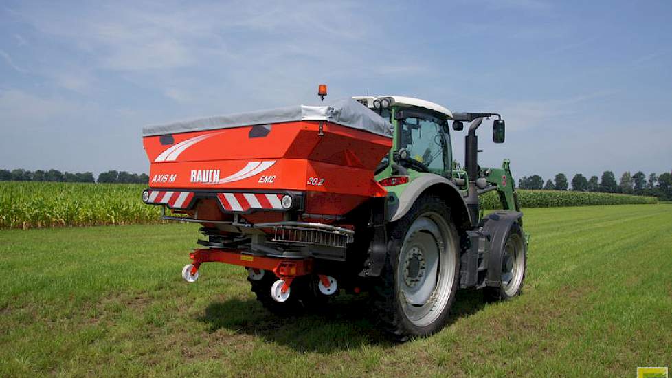 Met goed geanalyseerde data van satellieten, vliegtuigen, sensoren op trekkers en in het veld kan de akkerbouwer sparen op bemesting en gewasbescherming of deze middelen effectiever inzetten.
