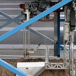 Machine functioneert enkel door een aftakas aangedreven aggregaat