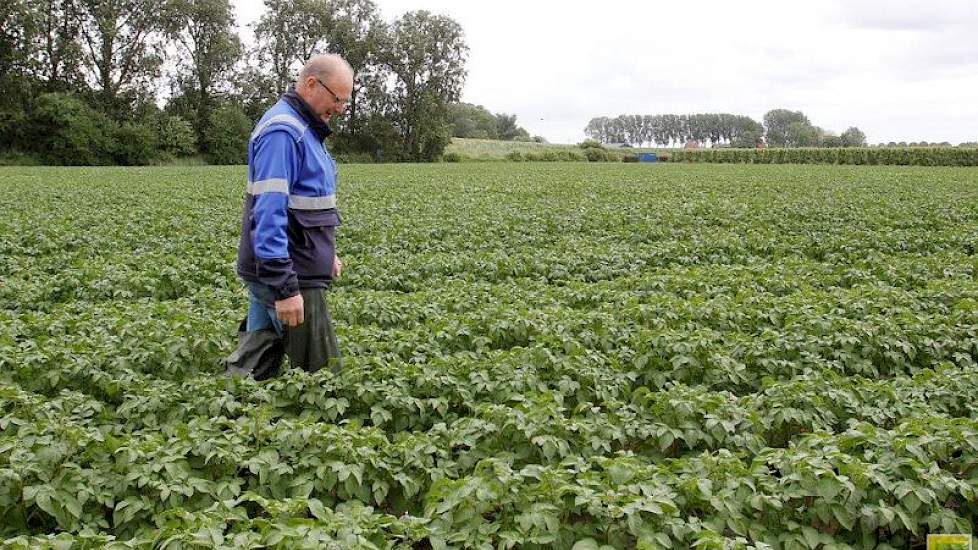 De Bakker begint zijn eerste inventarisatieronde.