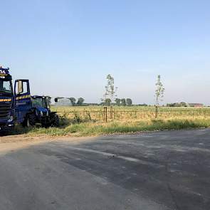 Om te kunnen rooien heeft Franje (zoet) water laten aanvoeren voor beregening.