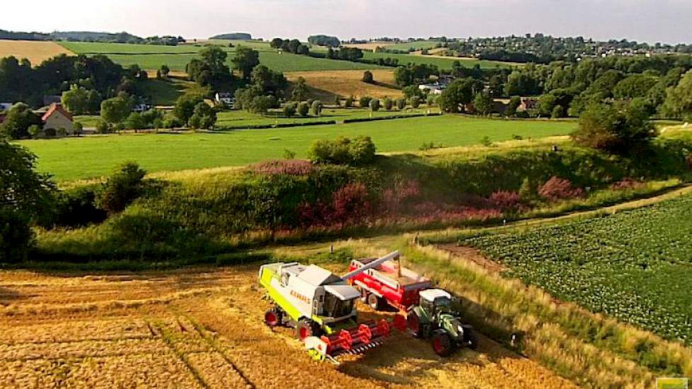 Volgens Ruud Steinbusch is vrijdag 7 juli de laatste wintergerst in zijn regio geoogst. De gemiddelde opbrengst schommelt volgens Steinbusch rond de 9 ton. “Met zowel uitschieters naar beneden richting de 7 ton en naar boven richting de 10 ton.”
