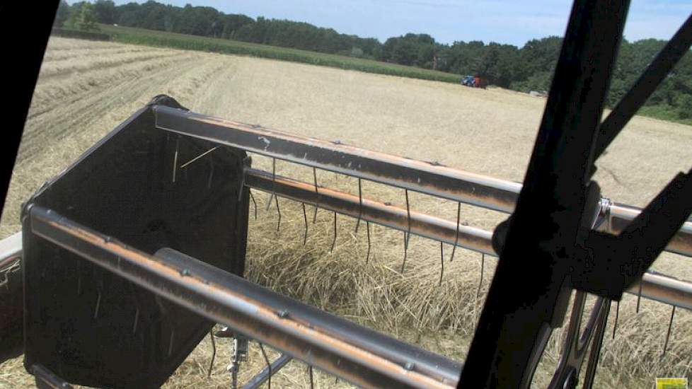 De combine heeft een maaibord van 4,20 meter breed.