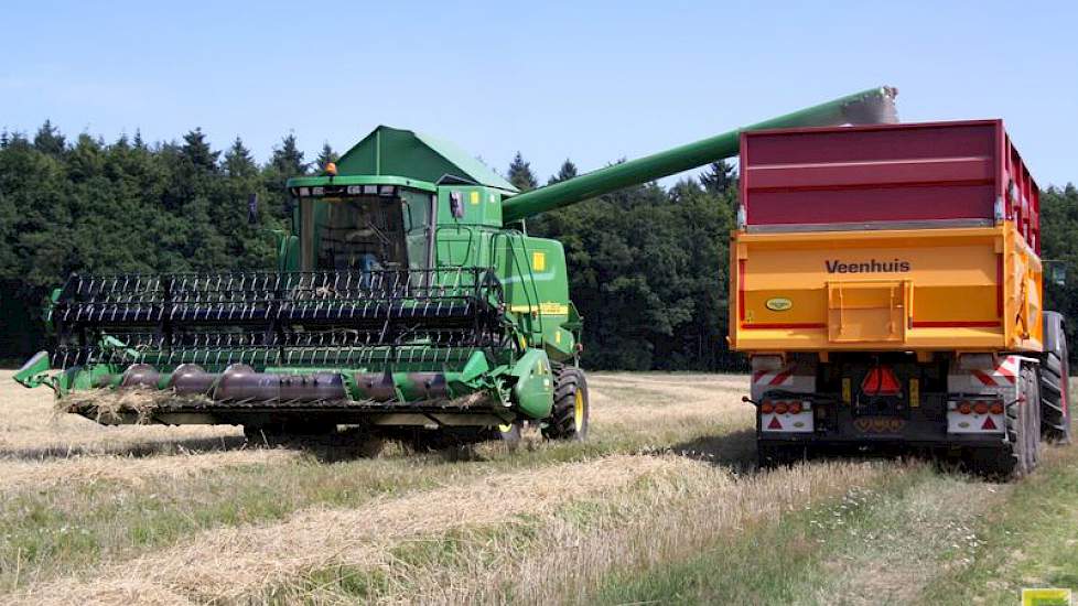 Frank Vriezen heeft de rogge naar Raalte gebracht.