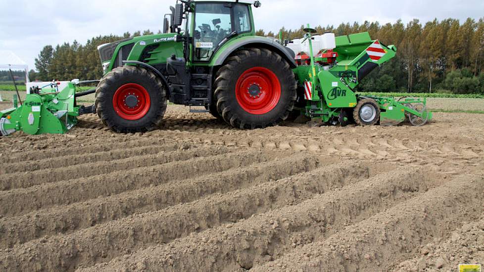 De nieuwe maar duurdere combinatie zoals deze werd gepresenteerd op de proefboerderij in Wijnandsrade op donderdagmiddag 7 september.