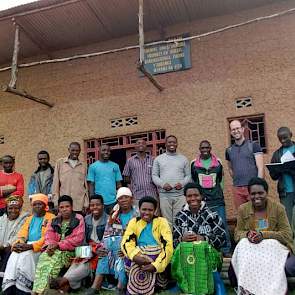 Via Agriterra en PUM uitgezonden akkerbouwers leren collega's kennen in verre landen, die onder hele andere omstandigheden boeren dan de Nederlandse akkerbouwers.