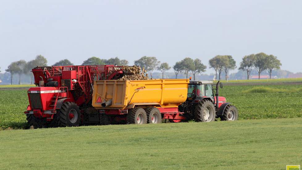 Bietenoogst 2017 aan de Pastorieweg in Scheemda bij Lugthenburg. Foto ingestuurd door Tina Smeenga.