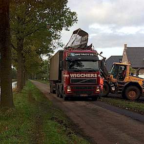 Oeds Offringa maakte op 27 oktober aan het kanaal bij Odoornerveen (Drenthe) deze foto van het bietenladen.