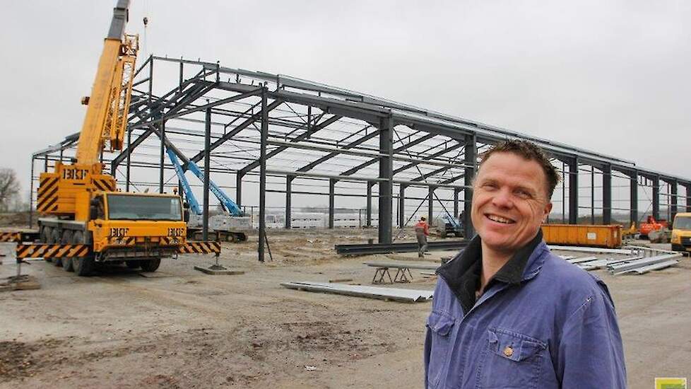 50 yoshdan oshgan yalangoch ayollarning yaqindan suratlari