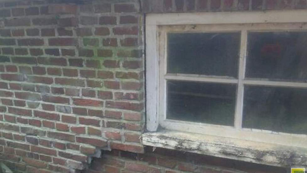 Aardbevingsschade bij Biemond.