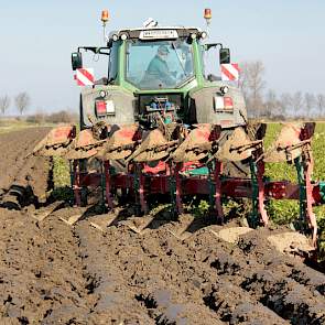 De Kverneland 7 schaar levert mooi werk af.