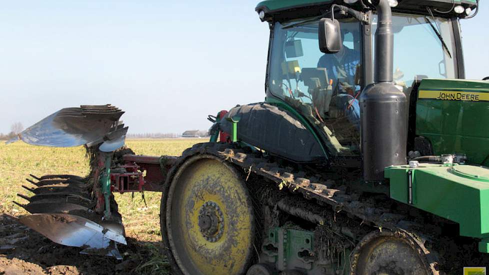 Het akkerbouwbedrijf beslaat onder meer aardappels, granen, bloembollen en suikerbieten.