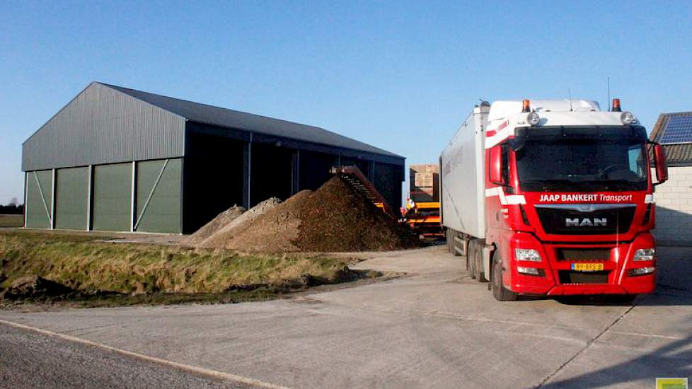 De loods waar Goense alle peen in bewaard is in 2008 gebouwd.