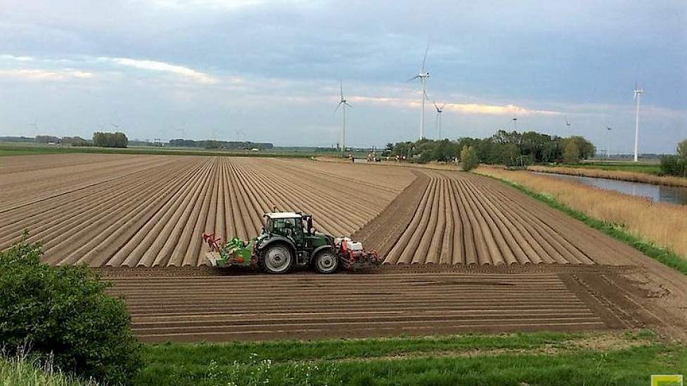 Örjan Schrauwen‏ @OSchrauwen 29 april:  Vakwerk geleverd door stagiaire @BramLuijkx. #landschapspracht #boerbewust