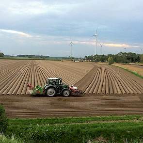 Örjan Schrauwen‏ @OSchrauwen 29 april:  Vakwerk geleverd door stagiaire @BramLuijkx. #landschapspracht #boerbewust