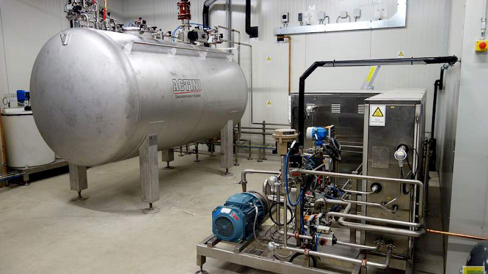 Na afkoeling wordt het geschoonde water vanuit de decontaminatieruimte via het rioolstelsel afgevoerd.