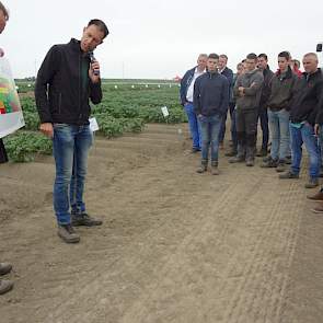 Volle aandacht voor de werking van de verschillende bodemherbiciden.