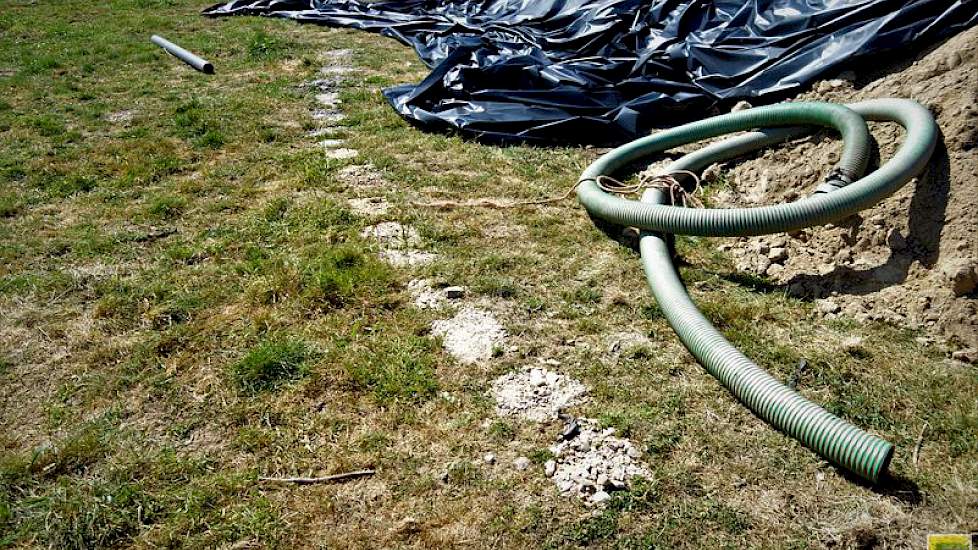 De verschillende grondlagen onder de stuwwal netjes op een rij.