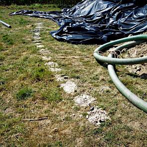 De verschillende grondlagen onder de stuwwal netjes op een rij.