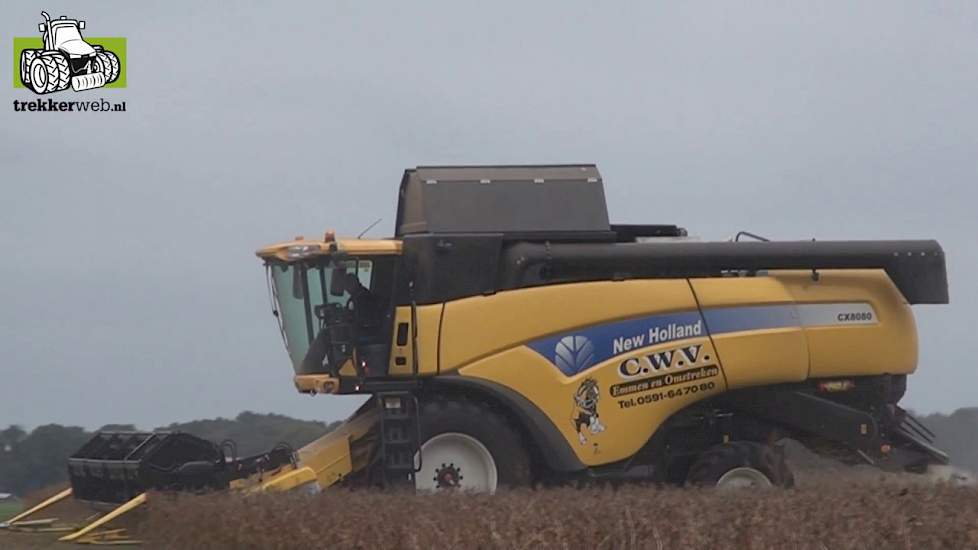 Sojabonen oogst in de kou met New Holland CX8080 Stadsboerderij 't Nije Hoff