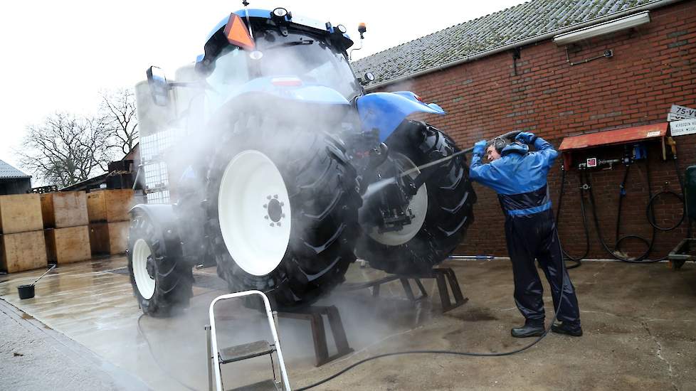 Door de extreme droogte afgelopen zomer is het onderhoud dit jaar volgens Eelderink een stuk minder. „Een natter jaar is veel erger, maar toch kom je altijd wel weer onverwachte dingen tegen. Voor het schoonmaken maakt het allemaal niet zo veel uit. Een d