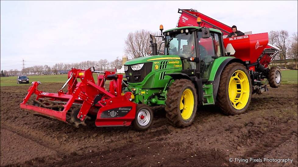 Delta Planter Drill Six  Stereo / Plantuien planten / Planting onions / Zwiebeln pflanzen