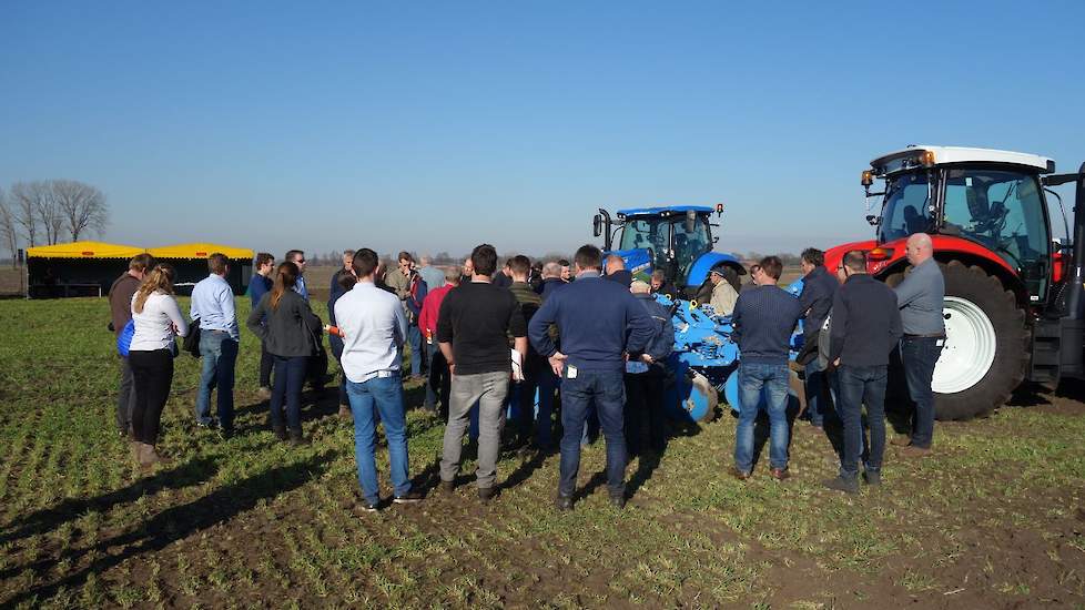 Deze tweede editie van de Groenbemesterdag - een event van Wageningen University & Research (WUR) Open Teelten en Agrio en dit jaar in samenwerking met het project Koolstof Kringlopen Limburg - trok 180 bezoekers naar de proeflocatie in Vredepeel.