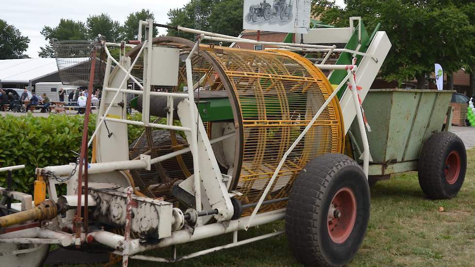 Bij een 100-jarig jubileum hoort niet alleen een blik in de toekomst maar ook een terugblik. Op het mechanisatieplein is een kleine hoek ingeruimd voor de ‘oudjes’. In dit geval een Climax aardappelrooier met zelfreinigende korf. De capaciteit van deze ma